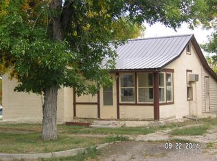 322 3rd St E, Roundup, MT 59072