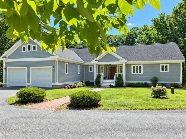 9 Wellington Drive, Rockport, ME 04856