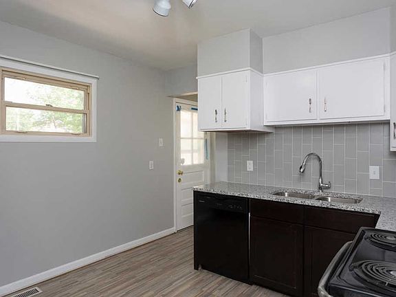 5th image of 8019 Pembroke Dr