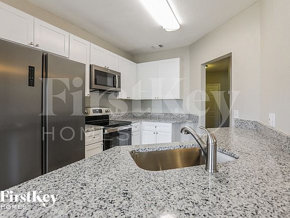 5th image of 1581 S Cranberry Blvd