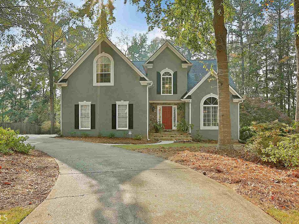 1st image of 339 White Oak Dr