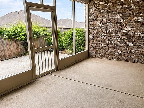 3rd image of 115 Burlcrest Ct