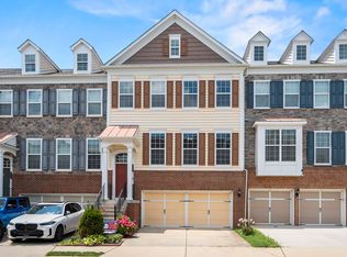 25443 Hopton House Ter, Chantilly, VA 20152