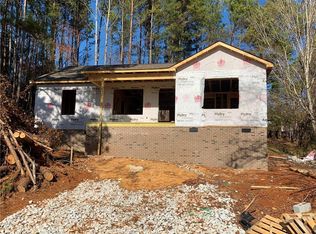 200 Hickory Dr, Pickens, SC 29671