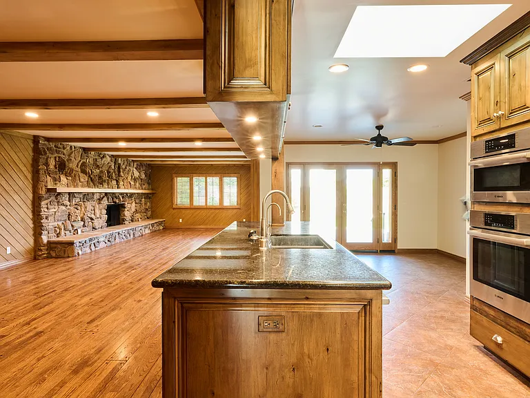 4720 Hayman Ave — Photo 15