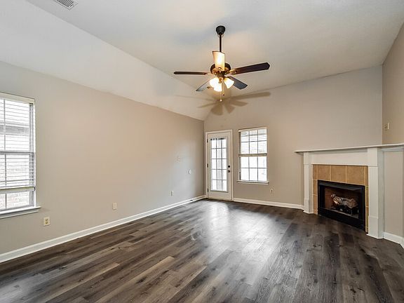 4th image of 8238 Regal Bend Dr