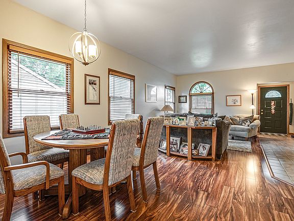 3rd image of 5501 W Lake Shore Dr