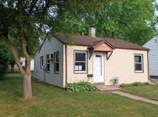 1517 Mount Vernon St, Oshkosh, WI 54901