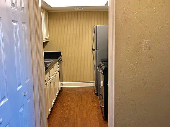 4th image of 3121 Johnston St APT 206