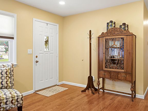 4th image of 1047 Crystal Drive