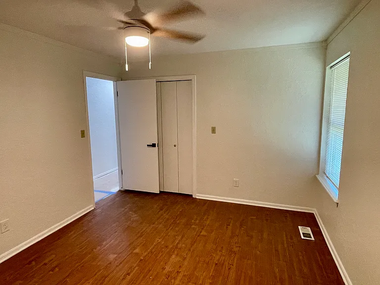 1715 Lancaster Cir — Photo 22