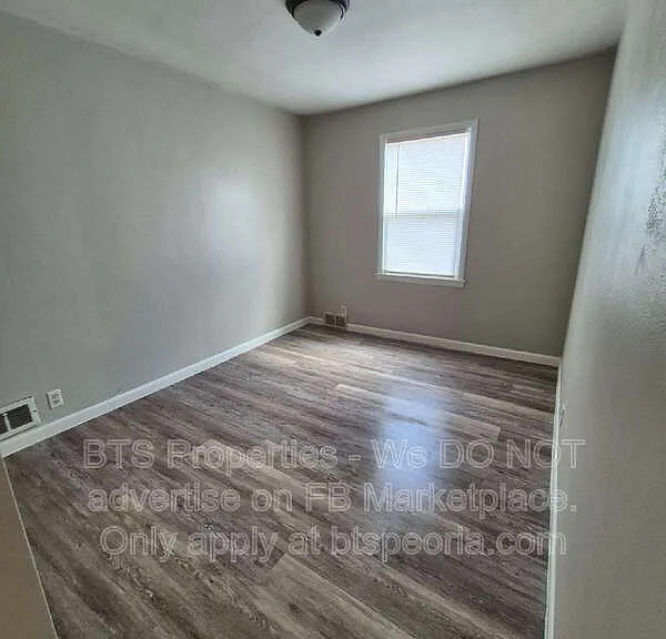 119 Vanburen Ct #6 — Photo 2