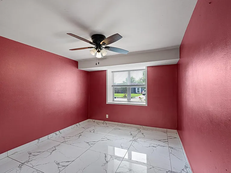 5718 Greencraig Dr — Photo 18