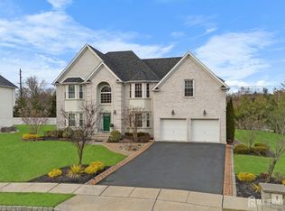 5 Pinehill Ct, East Brunswick, NJ 08816