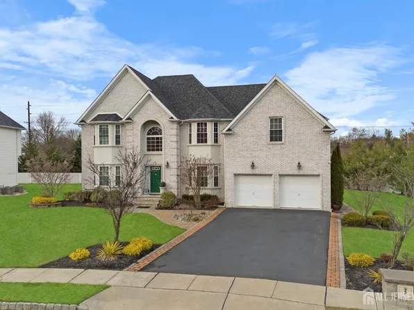 5 Pinehill Ct, East Brunswick, NJ 08816