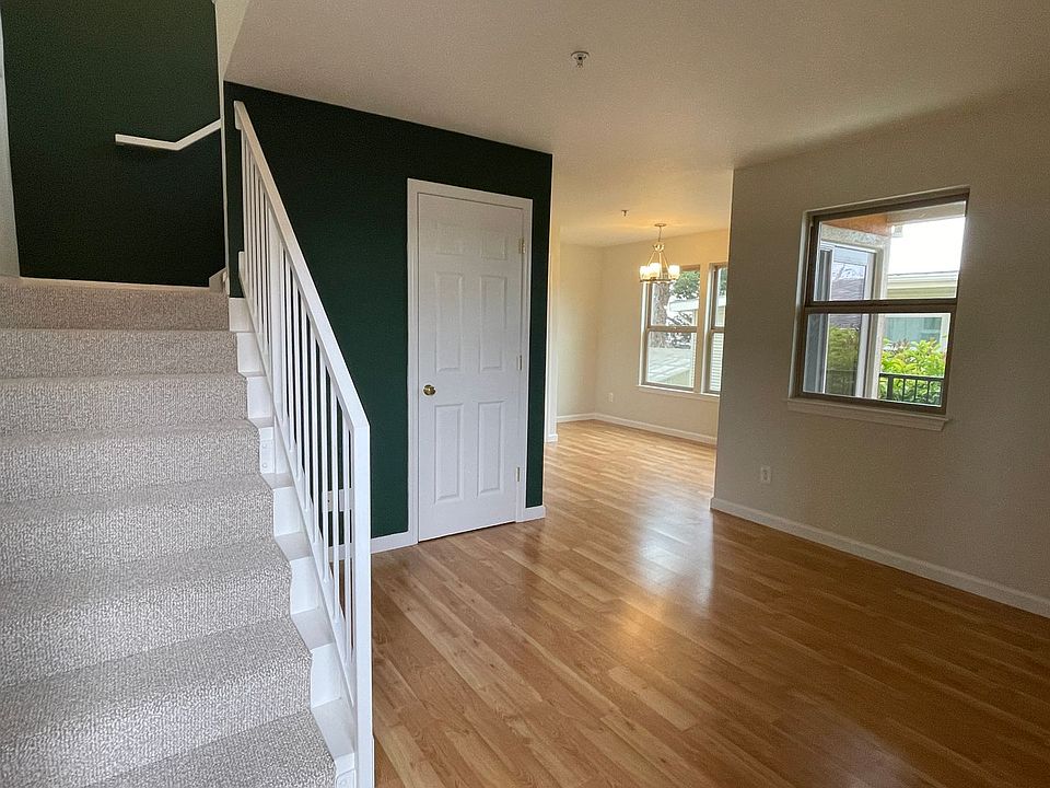 1st image of 1455 E 36th St APT 208