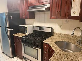 25-26 36th Ave #1, Astoria, NY 11106