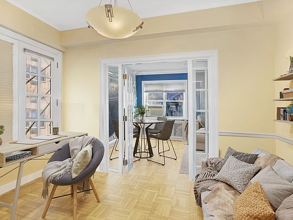 3rd image of 415 E 52nd St APT 12AA