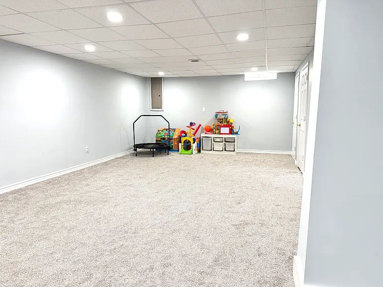 24605 Millcreek Dr — Photo 32