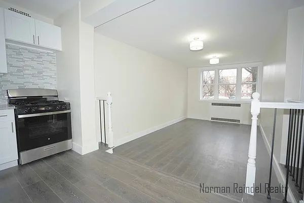 Rented by Norman Raindel, LREB | media 1