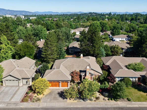 770 Eastridge Dr, Medford, OR 97504