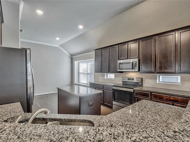 426 George Dr — Photo 32