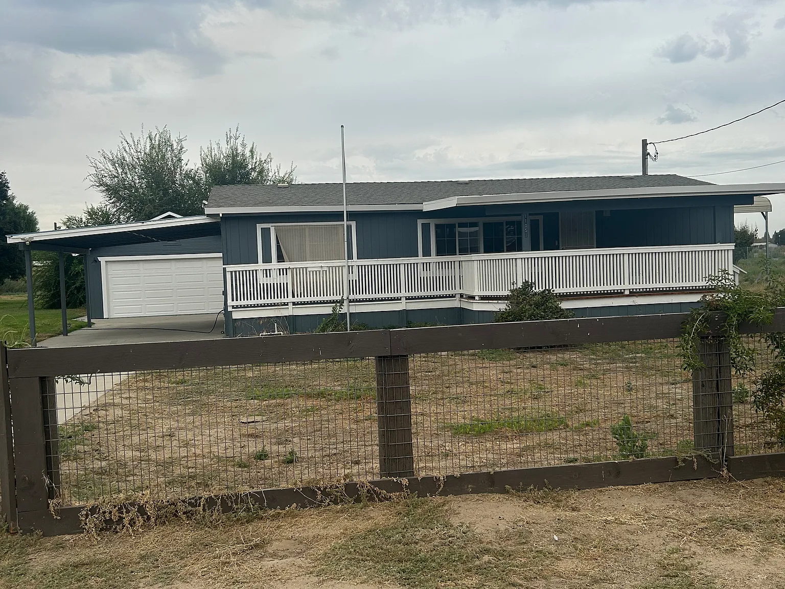 3 bed, 1100 sqft, $1,800 — Photo 1