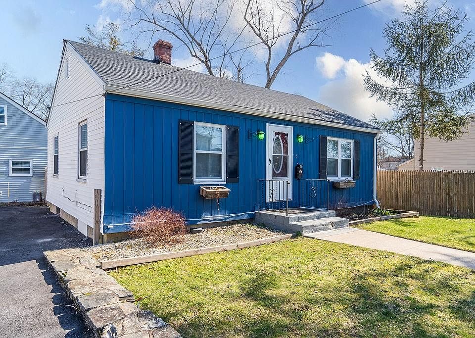 1st image of 5 1/2 Berwick Ave