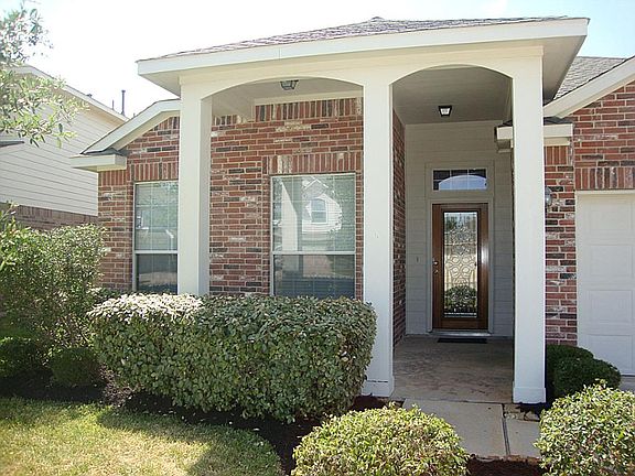 2nd image of 2511 Oakthorn Ct