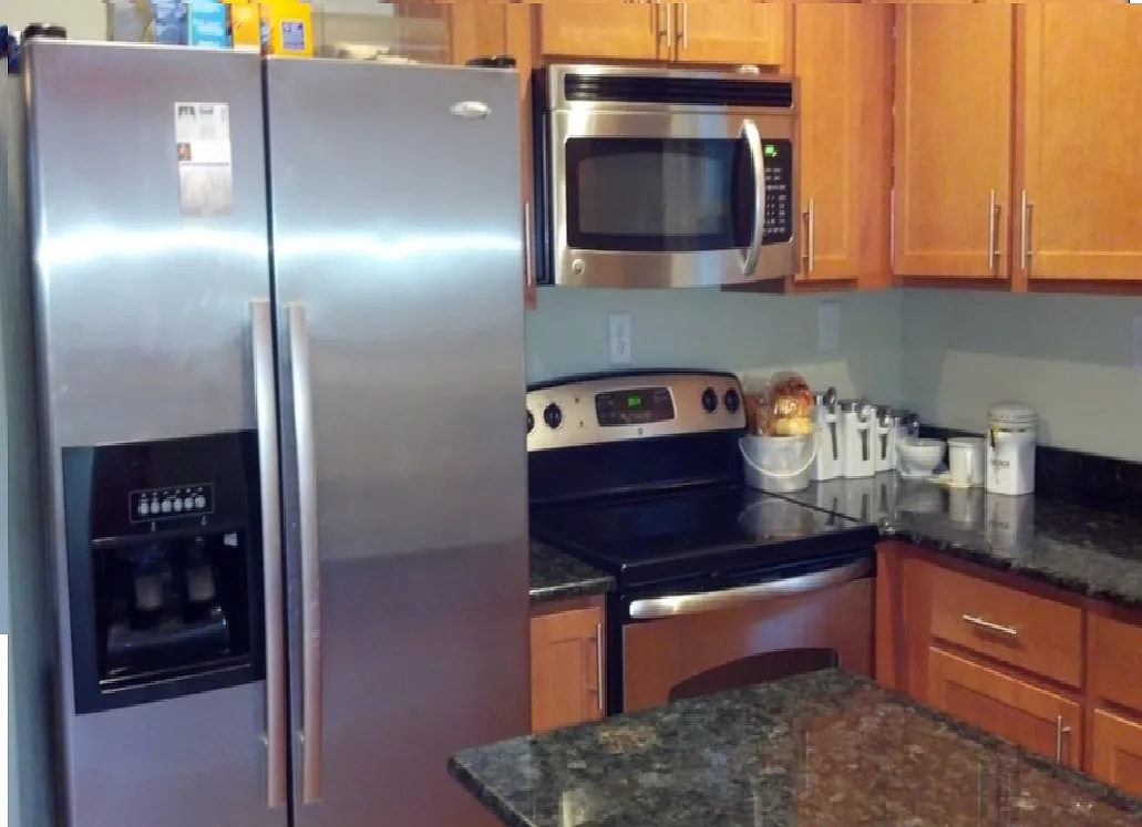 6 bed, $7,500 — Photo 1
