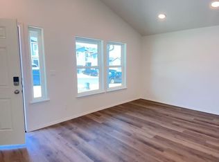 3713 S Roosevelt St, Kennewick, WA 99338