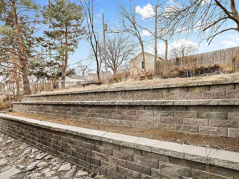 976 S 50th Ave — Photo 25