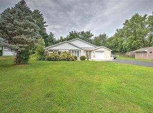 23 Greenridge Dr, Decatur, IL 62526