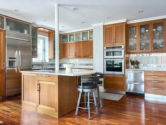 5th image of 201 E 80th St #7AB