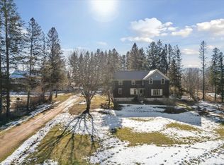 W13061 Leopolis Rd, Leopolis, WI 54948