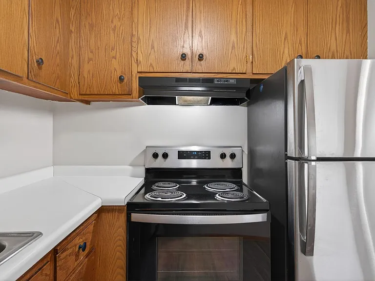 Imperial Heights Apartments — Photo 38