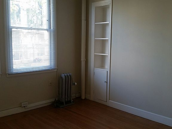 4th image of 1611 Clay St APT 2