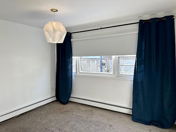 5th image of 104 Montreal Ave
