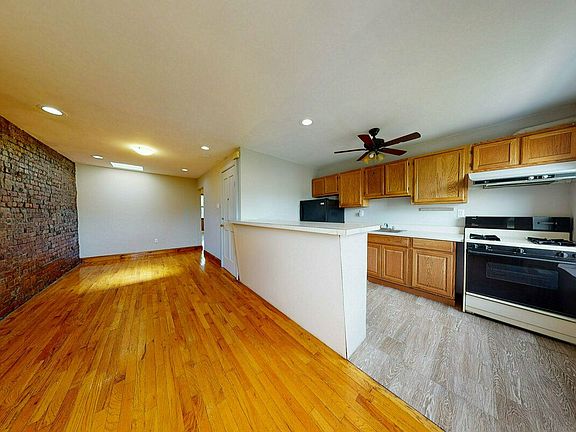 2nd image of 315 Sackett St Floor 3