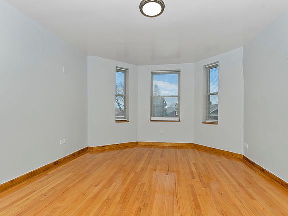 2nd image of 5402-04 S Christiana Ave #2