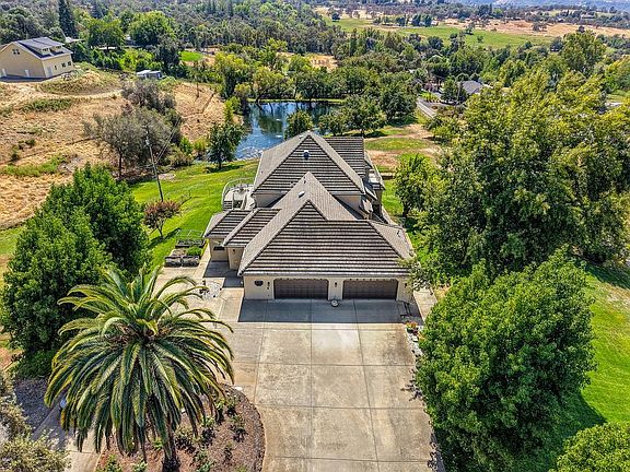 5th image of 2280 Country Ln