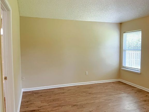 3rd image of 3532 Whisper Creek Blvd