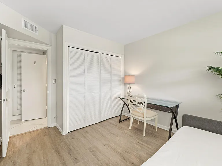 68 Yacht Club Dr #20 — Photo 11