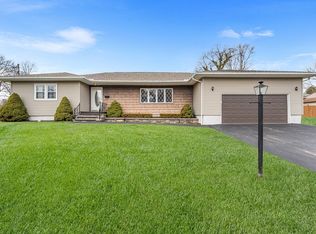 37 Aldrich St, Webster, MA 01570