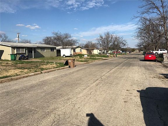 5th image of 2319 Glenwood Dr