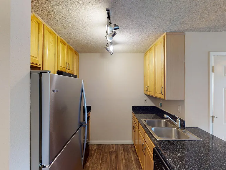Altamira Place Apartment Homes — Photo 105