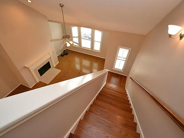 722 Memorial Heights Dr — Photo 25