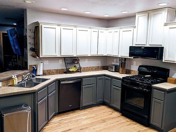 5th image of 30 Bennys Ln