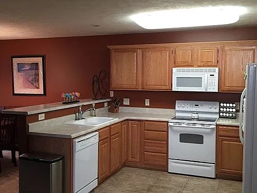 3 bed, 2.5 bath, 1739 sqft, $1,875 — Photo 2