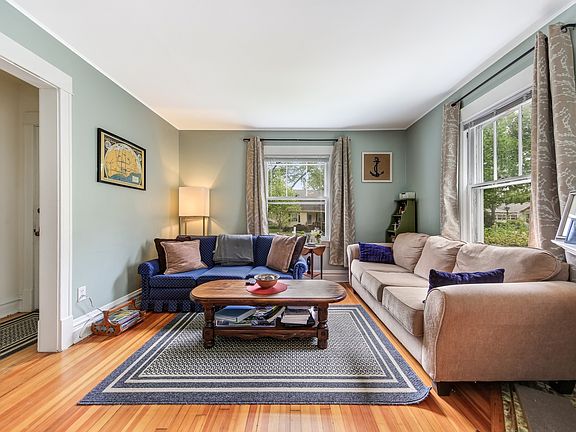 4th image of 70 Bluff Ave